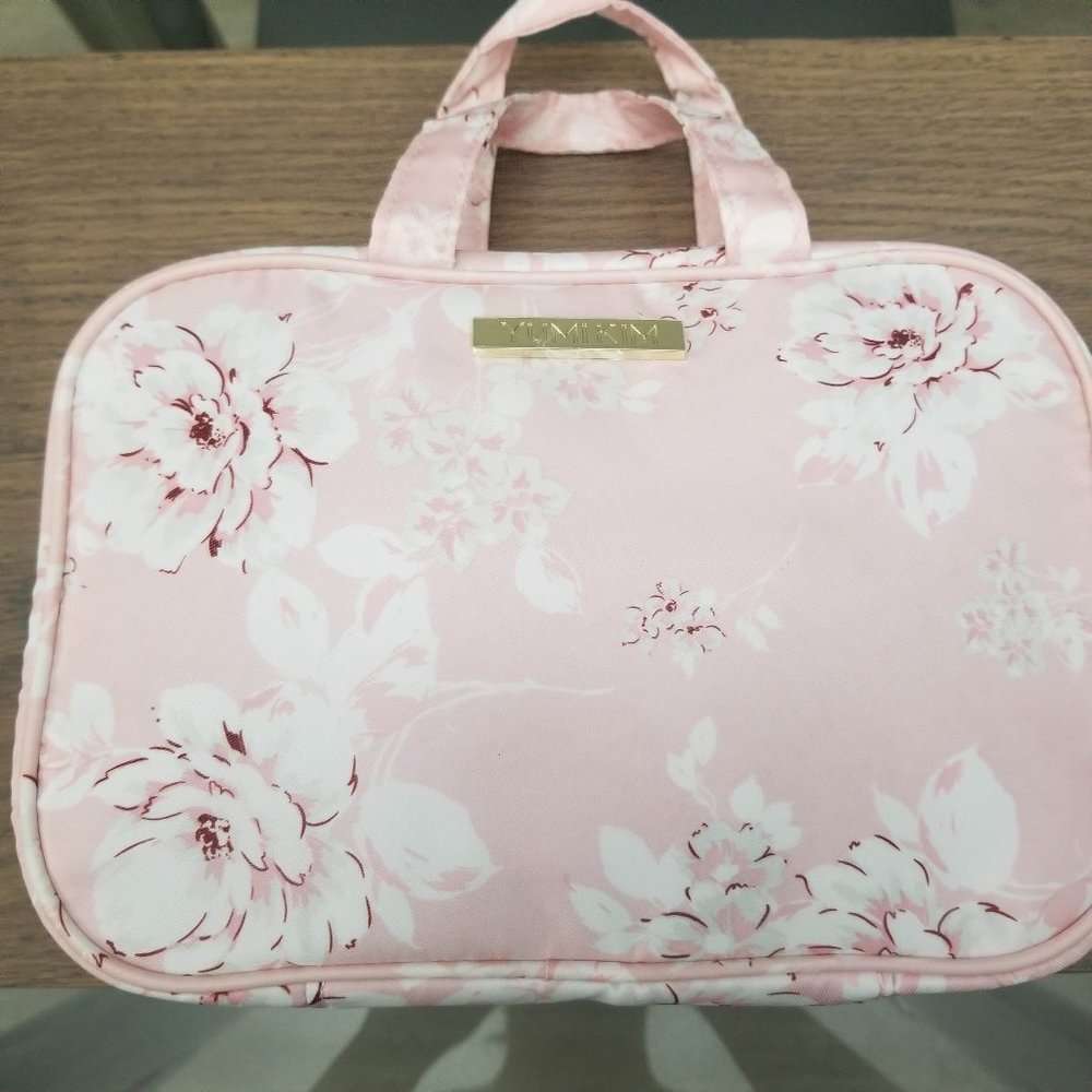 YUMI KIM Hanging Cosmetics Toiletry Train Bag